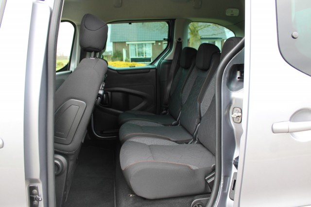 PEUGEOT PARTNER TEPEE 1.2 110pk Puretech Active Airco/Cruise/Navi/Trekhaak, Autobedrijf Roetert, Loenen