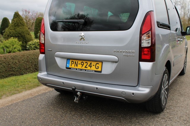 PEUGEOT PARTNER TEPEE 1.2 110pk Puretech Active Airco/Cruise/Navi/Trekhaak, Autobedrijf Roetert, Loenen