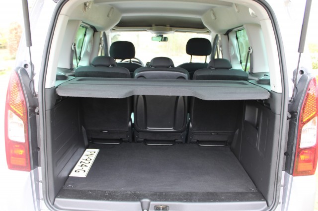 PEUGEOT PARTNER TEPEE 1.2 110pk Puretech Active Airco/Cruise/Navi/Trekhaak, Autobedrijf Roetert, Loenen