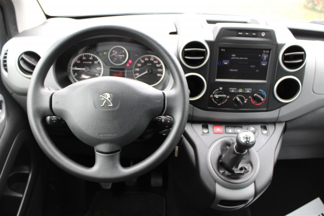 PEUGEOT PARTNER TEPEE 1.2 110pk Puretech Active Airco/Cruise/Navi/Trekhaak, Autobedrijf Roetert, Loenen