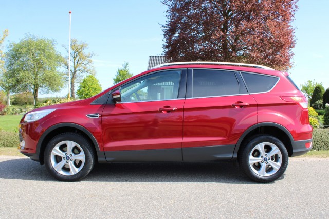 FORD KUGA 1.5 150pk Trend Edition Airco/Cruise/Navi/PDC/Stoelverw/Trekhaak, Autobedrijf Roetert, Loenen