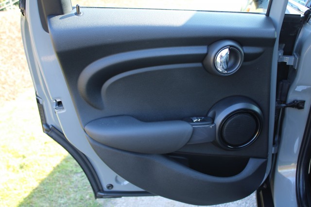 MINI ONE 1.5 One First Salt Airco/PDC/Stoelverwarming, Autobedrijf Roetert, Loenen