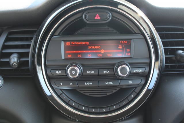 MINI ONE 1.5 One First Salt Airco/PDC/Stoelverwarming, Autobedrijf Roetert, Loenen