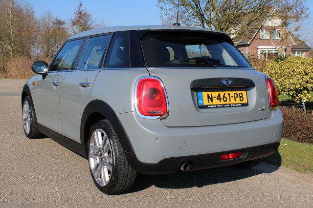 MINI ONE 1.5 One First Salt Airco/PDC/Stoelverwarming, Autobedrijf Roetert, Loenen