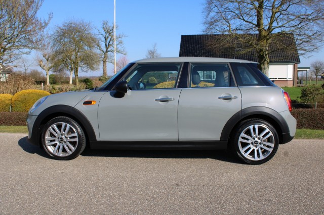 MINI ONE 1.5 One First Salt Airco/PDC/Stoelverwarming, Autobedrijf Roetert, Loenen
