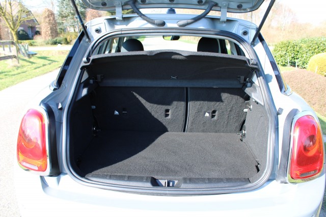 MINI ONE 1.5 One First Salt Airco/PDC/Stoelverwarming, Autobedrijf Roetert, Loenen