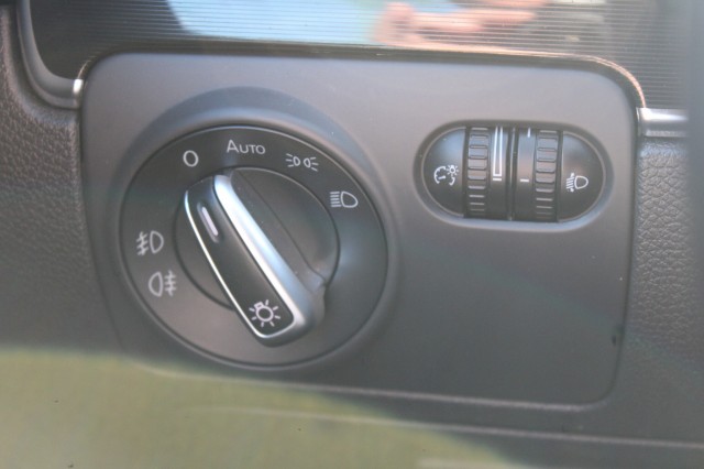 VOLKSWAGEN GOLF Cabriolet 1.2 TSI 105pk BM ECC/Cruise/Navi/PDC/Half leer/NAP, Autobedrijf Roetert, Loenen