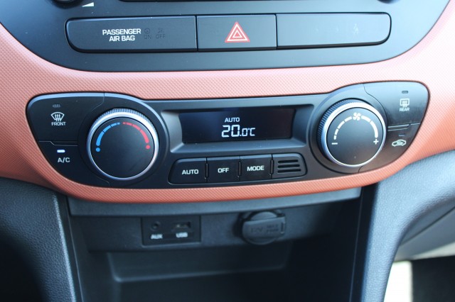 HYUNDAI I10 1.0i 67pk i-Motion Comfort Plus 5-drs ECC/Bluetooth/elek pakket, Autobedrijf Roetert, Loenen