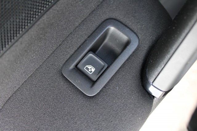 VOLKSWAGEN TOURAN 1.2 TSI 110pk Trendline Airco/Cruise/Trekhaak, Autobedrijf Roetert, Loenen