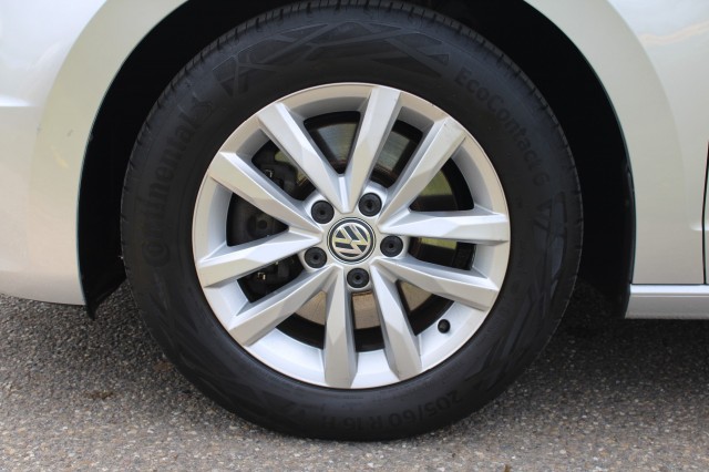 VOLKSWAGEN TOURAN 1.2 TSI 110pk Trendline Airco/Cruise/Trekhaak, Autobedrijf Roetert, Loenen