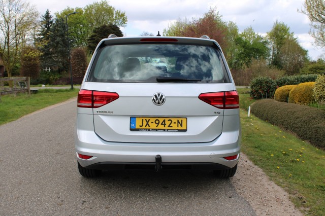 VOLKSWAGEN TOURAN 1.2 TSI 110pk Trendline Airco/Cruise/Trekhaak, Autobedrijf Roetert, Loenen