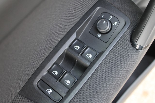 VOLKSWAGEN TOURAN 1.2 TSI 110pk Trendline Airco/Cruise/Trekhaak, Autobedrijf Roetert, Loenen