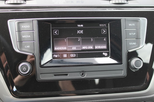 VOLKSWAGEN TOURAN 1.2 TSI 110pk Trendline Airco/Cruise/Trekhaak, Autobedrijf Roetert, Loenen