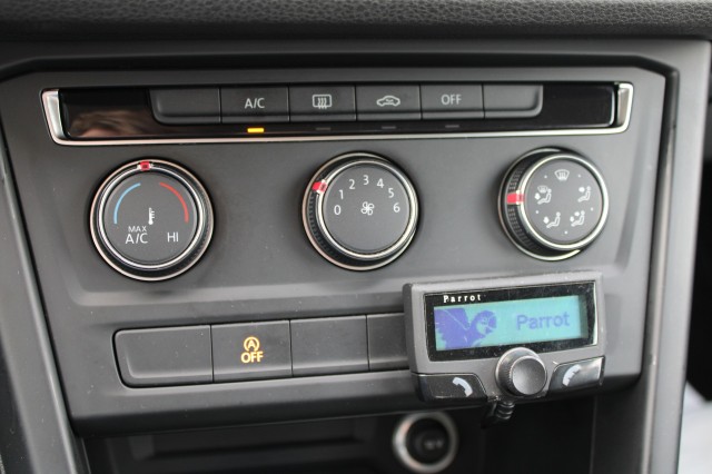 VOLKSWAGEN TOURAN 1.2 TSI 110pk Trendline Airco/Cruise/Trekhaak, Autobedrijf Roetert, Loenen