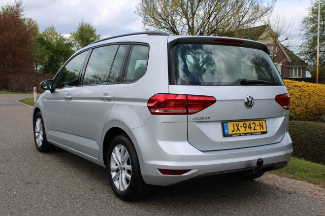 VOLKSWAGEN TOURAN 1.2 TSI 110pk Trendline Airco/Cruise/Trekhaak, Autobedrijf Roetert, Loenen