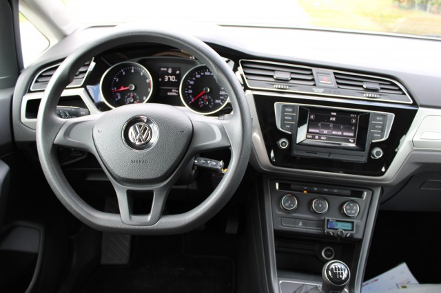 VOLKSWAGEN TOURAN 1.2 TSI 110pk Trendline Airco/Cruise/Trekhaak, Autobedrijf Roetert, Loenen