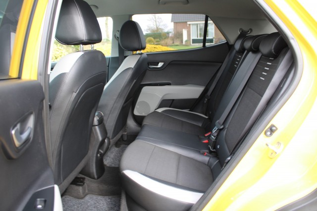 KIA STONIC 1.0 T-GDi 120pk Automaat DynamicLine ECC/Cruise/CarPlay/Android, Autobedrijf Roetert, Loenen