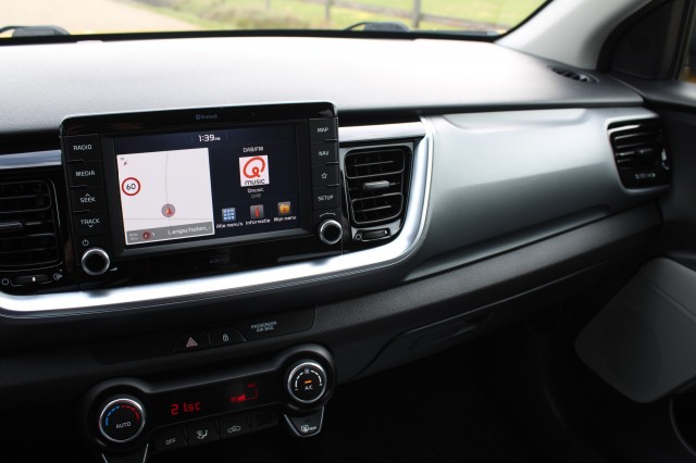 KIA STONIC 1.0 T-GDi 120pk Automaat DynamicLine ECC/Cruise/CarPlay/Android, Autobedrijf Roetert, Loenen