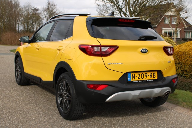 KIA STONIC 1.0 T-GDi 120pk Automaat DynamicLine ECC/Cruise/CarPlay/Android, Autobedrijf Roetert, Loenen