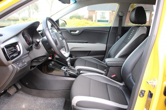 KIA STONIC 1.0 T-GDi 120pk Automaat DynamicLine ECC/Cruise/CarPlay/Android, Autobedrijf Roetert, Loenen