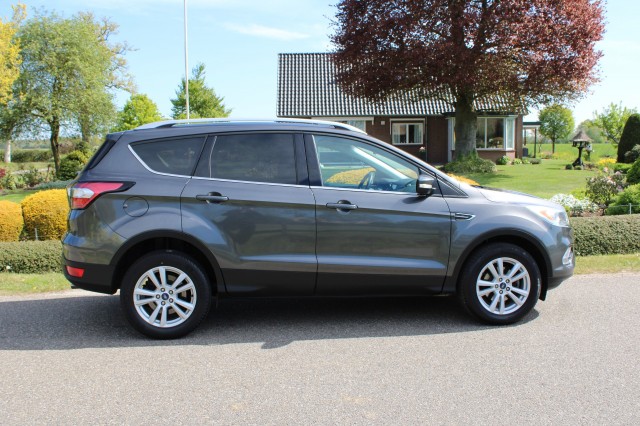 FORD KUGA 1.5 EcoBoost 120pk Trend Ultimate ECC/Cruise/Navi/PDC/CarPlay, Autobedrijf Roetert, Loenen