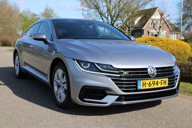 VOLKSWAGEN ARTEON 1.5 TSI Elegance 150pk 4-cilinder ECC/Navi/Cruise/Stoelverw./PDC/Camera, Autobedrijf Roetert, Loenen