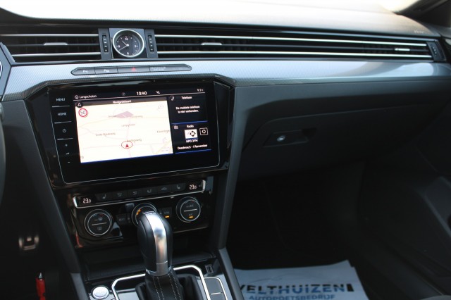 VOLKSWAGEN ARTEON 1.5 TSI Elegance 150pk 4-cilinder ECC/Navi/Cruise/Stoelverw./PDC/Camera, Autobedrijf Roetert, Loenen