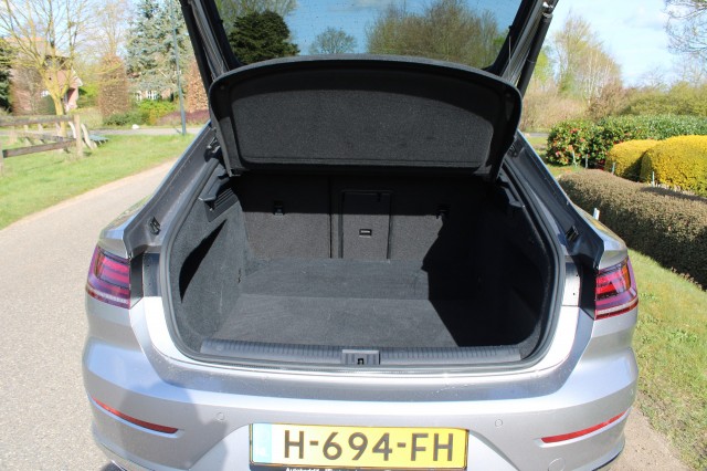 VOLKSWAGEN ARTEON 1.5 TSI Elegance 150pk 4-cilinder ECC/Navi/Cruise/Stoelverw./PDC/Camera, Autobedrijf Roetert, Loenen