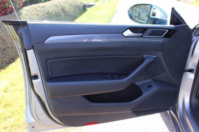 VOLKSWAGEN ARTEON 1.5 TSI Elegance 150pk 4-cilinder ECC/Navi/Cruise/Stoelverw./PDC/Camera, Autobedrijf Roetert, Loenen