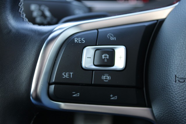 VOLKSWAGEN ARTEON 1.5 TSI Elegance 150pk 4-cilinder ECC/Navi/Cruise/Stoelverw./PDC/Camera, Autobedrijf Roetert, Loenen