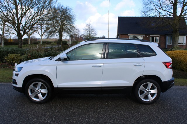 SKODA KAROQ 1.0TSI 116pk Ambition Business ECC/cruise/navi/PDC/trekhaak, Autobedrijf Roetert, Loenen