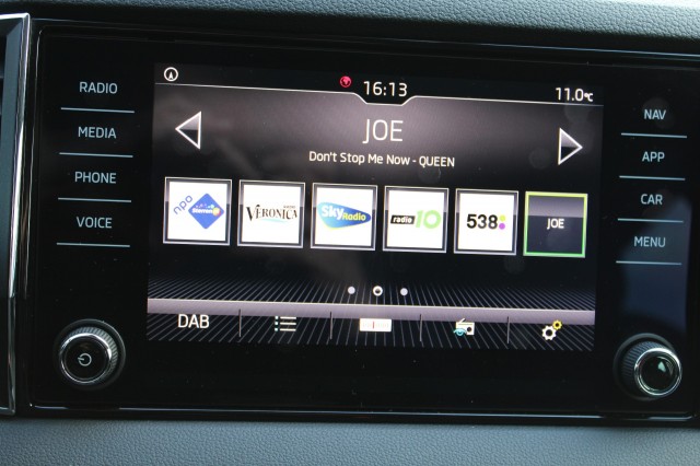 SKODA KAROQ 1.0TSI 116pk Ambition Business ECC/cruise/navi/PDC/trekhaak, Autobedrijf Roetert, Loenen