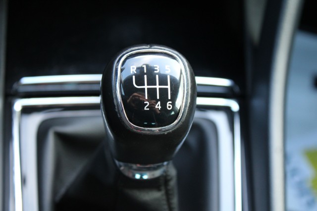 SKODA KAROQ 1.0TSI 116pk Ambition Business ECC/cruise/navi/PDC/trekhaak, Autobedrijf Roetert, Loenen