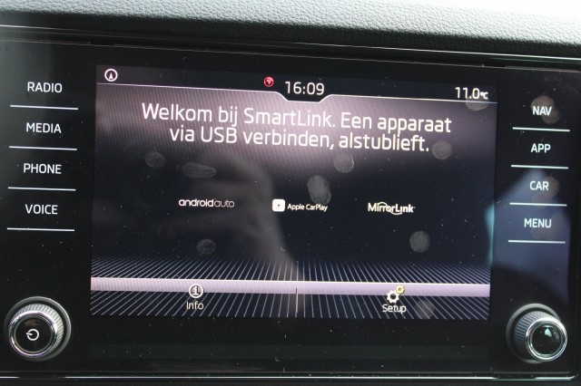 SKODA KAROQ 1.0TSI 116pk Ambition Business ECC/cruise/navi/PDC/trekhaak, Autobedrijf Roetert, Loenen