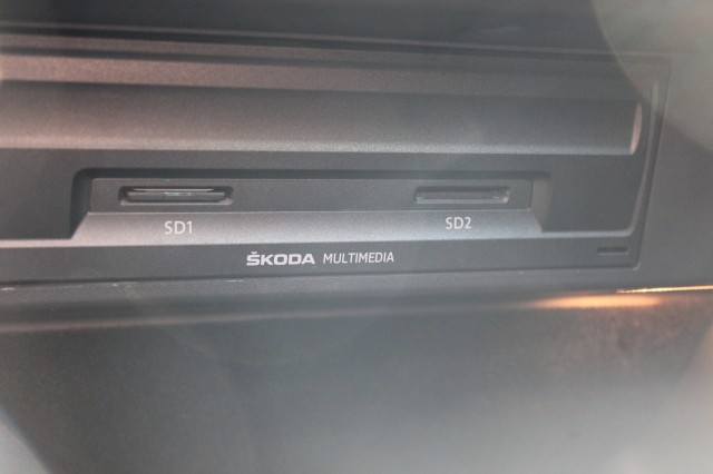 SKODA KAROQ 1.0TSI 116pk Ambition Business ECC/cruise/navi/PDC/trekhaak, Autobedrijf Roetert, Loenen