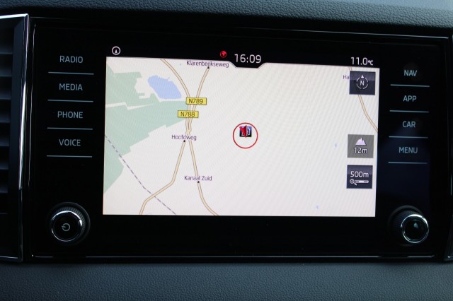 SKODA KAROQ 1.0TSI 116pk Ambition Business ECC/cruise/navi/PDC/trekhaak, Autobedrijf Roetert, Loenen