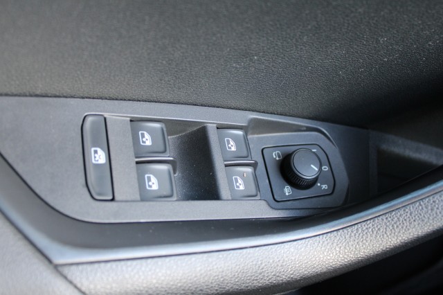 SKODA KAROQ 1.0TSI 116pk Ambition Business ECC/cruise/navi/PDC/trekhaak, Autobedrijf Roetert, Loenen