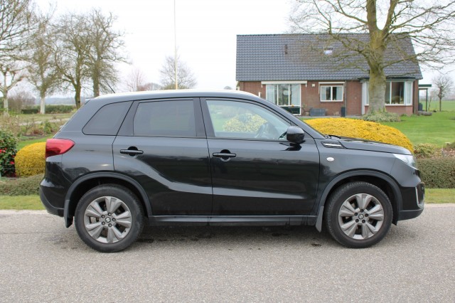 SUZUKI VITARA 1.4 129pk Select Smart Hybrid ACC/ECC/navi/trekhaak, Autobedrijf Roetert, Loenen