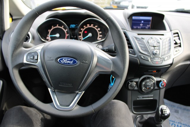 FORD FIESTA 1.0 65pk Style 5-drs Airco/Navigatie/Bluetooth, Autobedrijf Roetert, Loenen