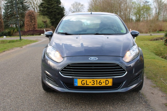 FORD FIESTA 1.0 65pk Style 5-drs Airco/Navigatie/Bluetooth, Autobedrijf Roetert, Loenen