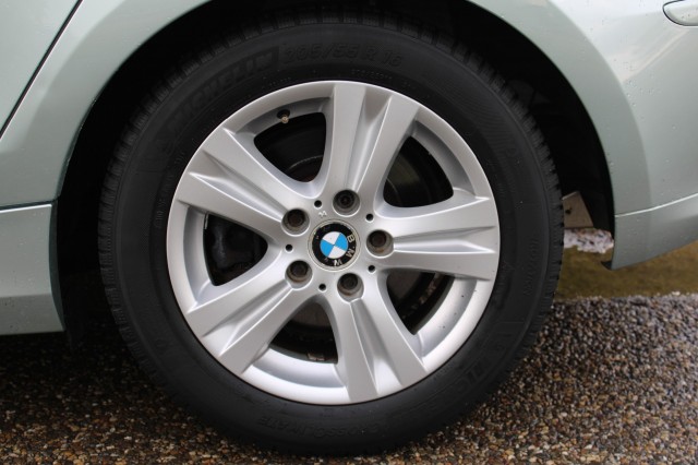 BMW 1-SERIE 120I 2.0i 170pk High Executive automaat ECC/cruise/navi/PDC/lm velgen 5drs, Autobedrijf Roetert, Loenen