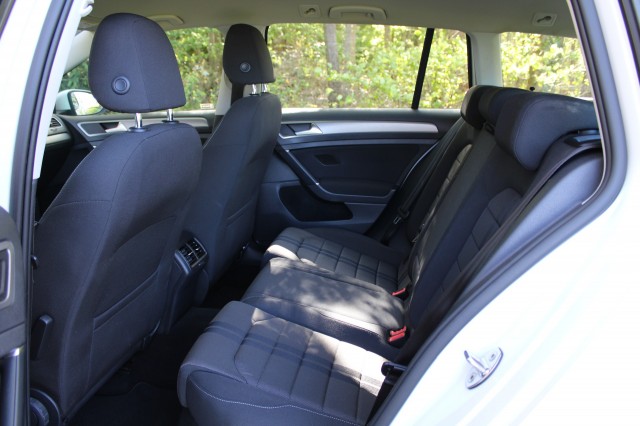 VOLKSWAGEN GOLF Variant 1.0 TSI 116pk Connected ECC/Navi/Camera/DAB/Trekhaak, Autobedrijf Roetert, Loenen