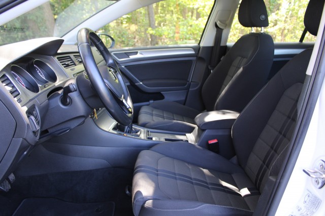 VOLKSWAGEN GOLF Variant 1.0 TSI 116pk Connected ECC/Navi/Camera/DAB/Trekhaak, Autobedrijf Roetert, Loenen