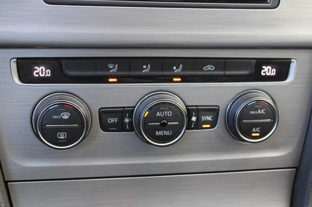VOLKSWAGEN GOLF Variant 1.0 TSI 116pk Connected ECC/Navi/Camera/DAB/Trekhaak, Autobedrijf Roetert, Loenen
