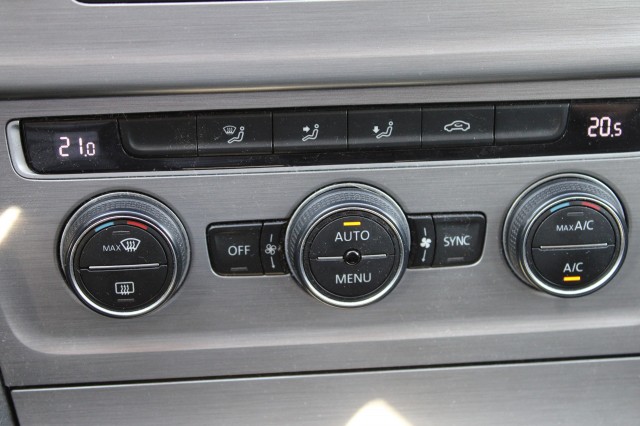 VOLKSWAGEN GOLF Variant 1.0 TSI 116pk Connected ECC/Navi/Camera/DAB/Trekhaak, Autobedrijf Roetert, Loenen