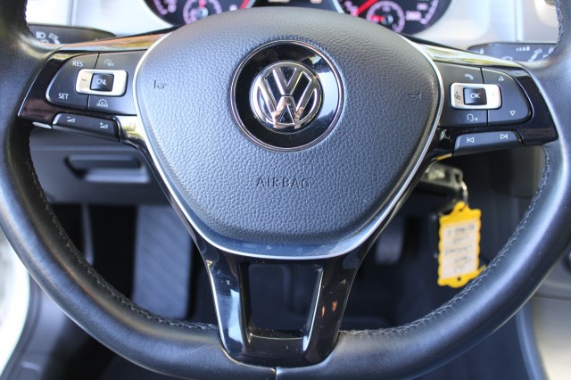 VOLKSWAGEN GOLF Variant 1.0 TSI 116pk Connected ECC/Navi/Camera/DAB/Trekhaak, Autobedrijf Roetert, Loenen