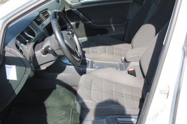 VOLKSWAGEN GOLF Variant 1.0 TSI 116pk Connected ECC/Navi/Camera/DAB/Trekhaak, Autobedrijf Roetert, Loenen