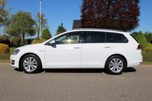VOLKSWAGEN GOLF Variant 1.0 TSI 116pk Connected ECC/Navi/Camera/DAB/Trekhaak, Autobedrijf Roetert, Loenen
