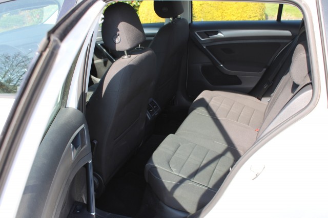 VOLKSWAGEN GOLF Variant 1.0 TSI 116pk Connected ECC/Navi/Camera/DAB/Trekhaak, Autobedrijf Roetert, Loenen