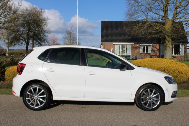 VOLKSWAGEN POLO 1.2 TSI FIRST ED., Autobedrijf Roetert, Loenen